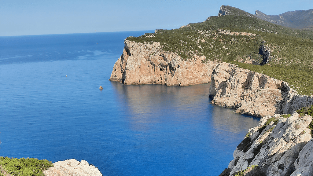 Capo caccia grotta vasi rotti