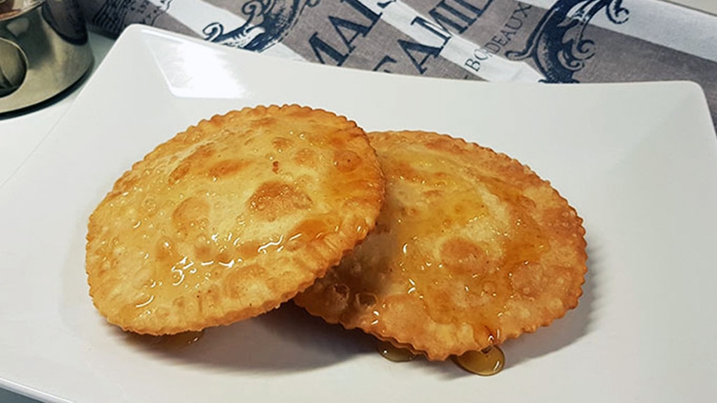 seadas dolci al formaggio sardi